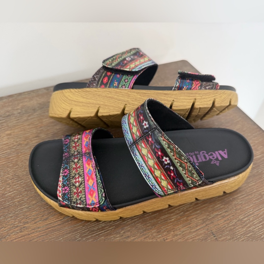 New-Algeria slip on -Len Flower sandals in a 39-8.5 - Picture 7 of 8